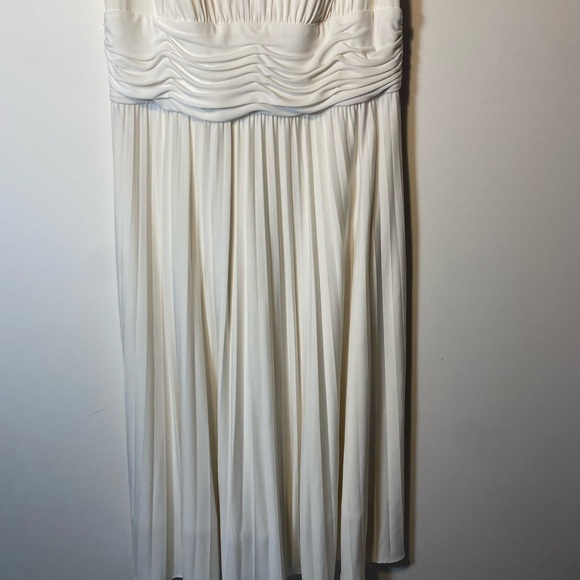 Suzi Chin Maxi Length V Neck Formal Pleated White Dress size 10 - Picture 3 of 12
